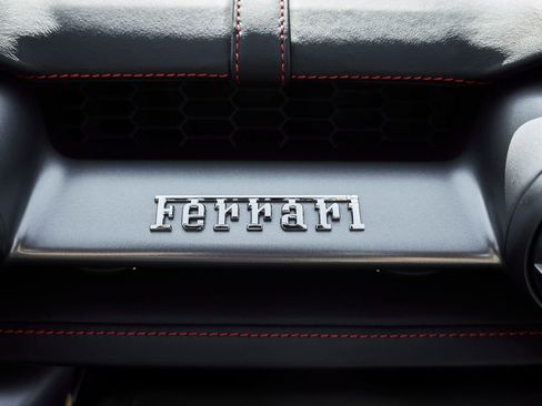 Used 2020 Ferrari 812 Superfast RWD image 65
