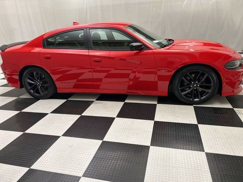 Used 2019 Dodge Charger R/T w/ Plus Group image 3