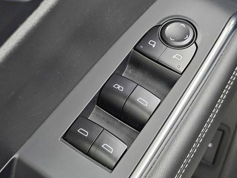 Used 2025 GMC Acadia Elevation image 29