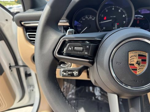 New 2026 Porsche Macan image 18