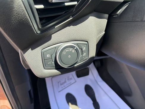 Used 2017 Ford Escape SE FWD image 17