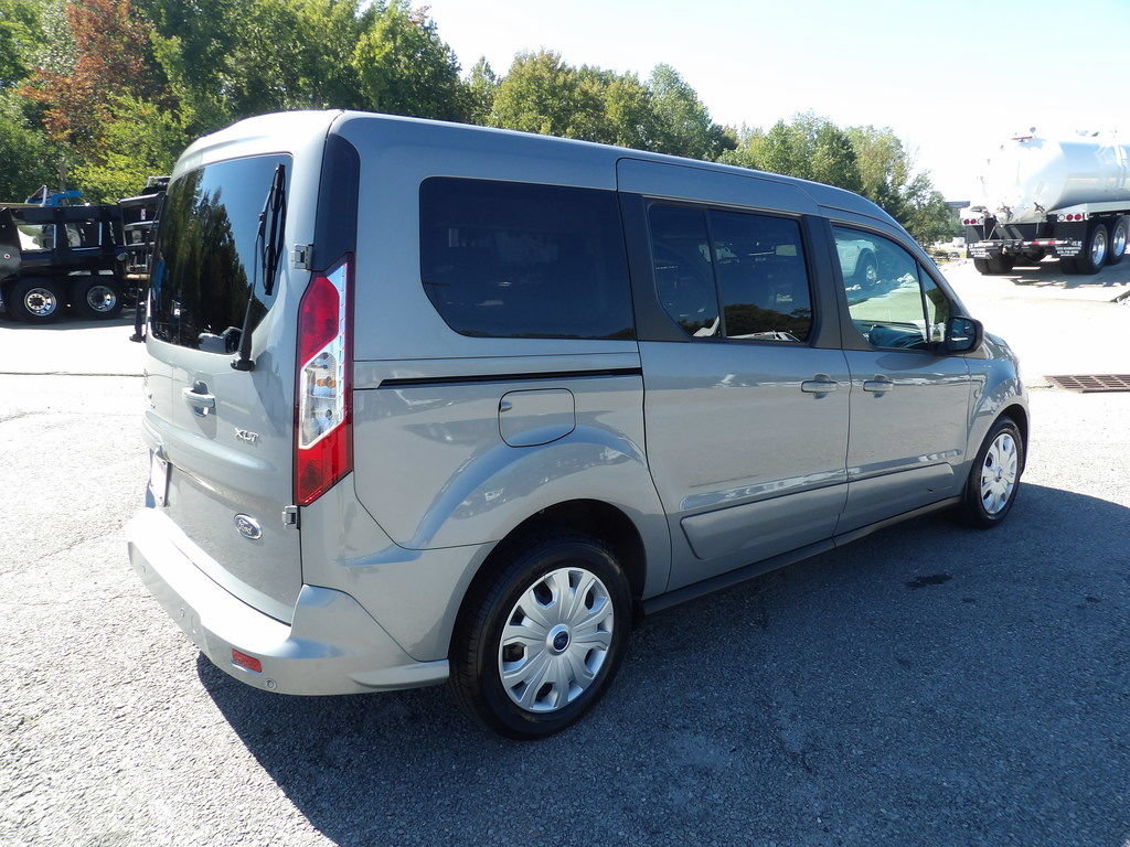 Used 2023 Ford Transit Connect XLT FWD image 8