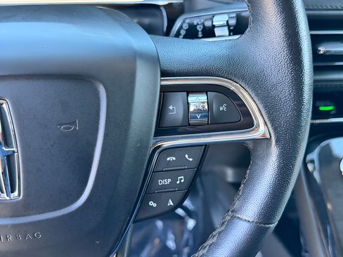 Used 2023 Lincoln Nautilus FWD image 23