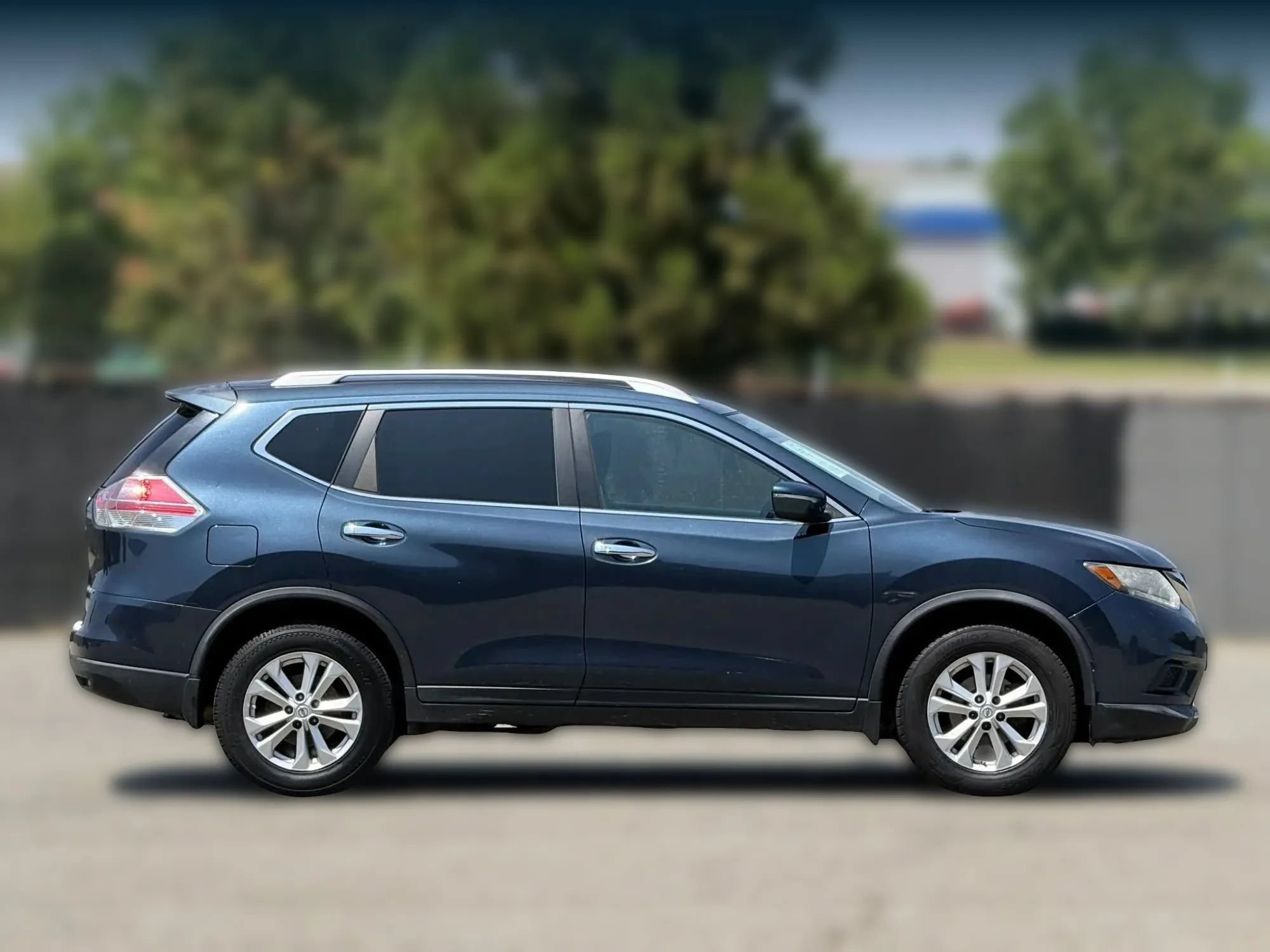 Used 2015 Nissan Rogue SV AWD/4WD image 7