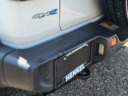 Used 2021 Jeep Wrangler Unlimited Sahara w/ Cold Weather Group image 20