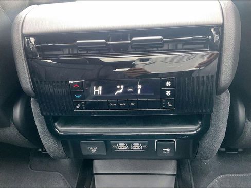 New 2026 Jeep Grand Wagoneer Limited image 18