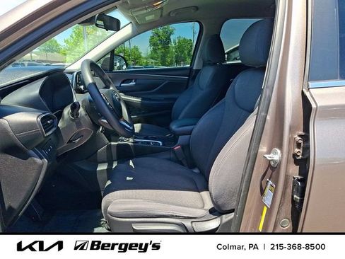 Used 2020 Hyundai Santa Fe SE FWD image 15