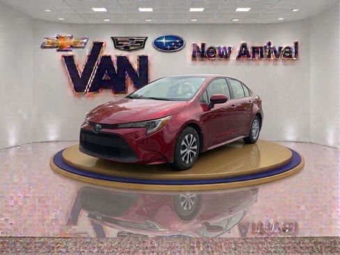 Used 2022 Toyota Corolla LE FWD image 1