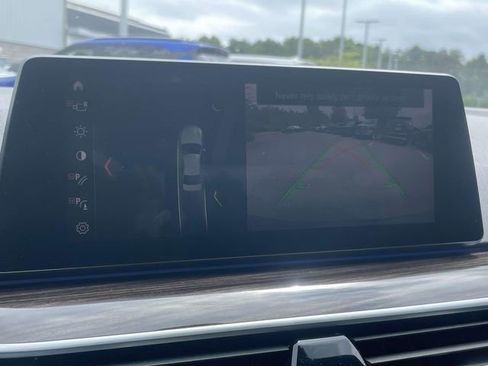 Used 2019 BMW 530i xDrive AWD/4WD image 3