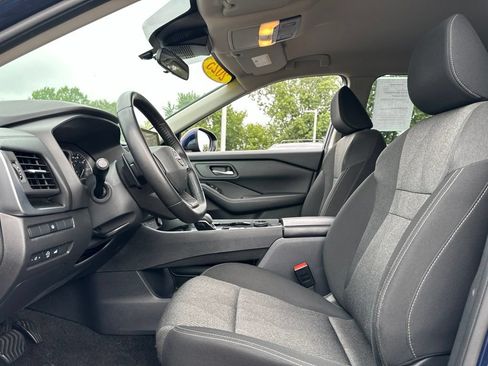 Used 2025 Nissan Rogue SV AWD/4WD image 37