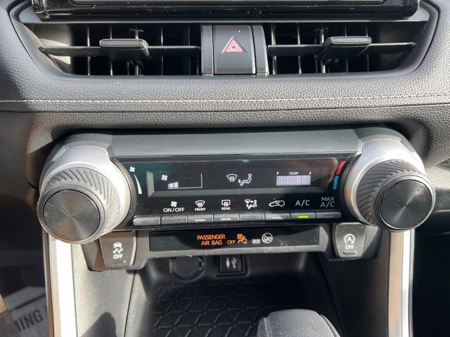 Used 2019 Toyota RAV4 LE w/ All Weather Liner Package AWD/4WD image 17