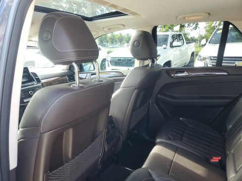 Used 2019 Mercedes-Benz GLE 400 4MATIC image 13