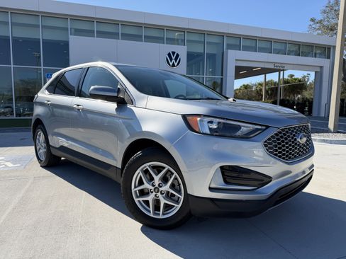 Used 2023 Ford Edge SEL image 1