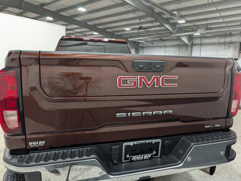 Used 2024 GMC Sierra 3500 SLE w/ SLE Value Package image 4