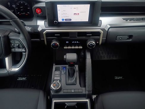 Used 2025 Toyota Tacoma TRD Off-Road AWD/4WD image 3
