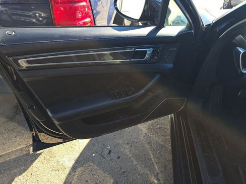 Used 2019 Porsche Panamera GTS w/ Premium Package Plus image 8