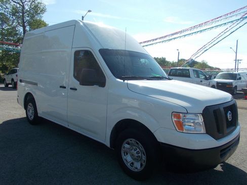 Used 2019 Nissan NV 2500 SV image 17