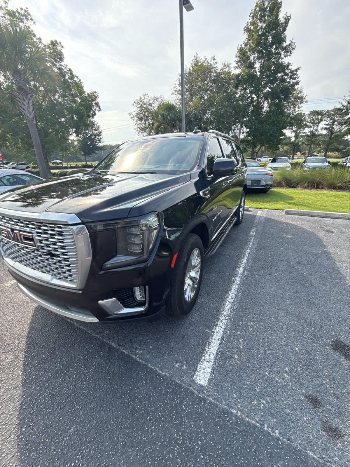 Used 2022 GMC Yukon Denali AWD/4WD image 2