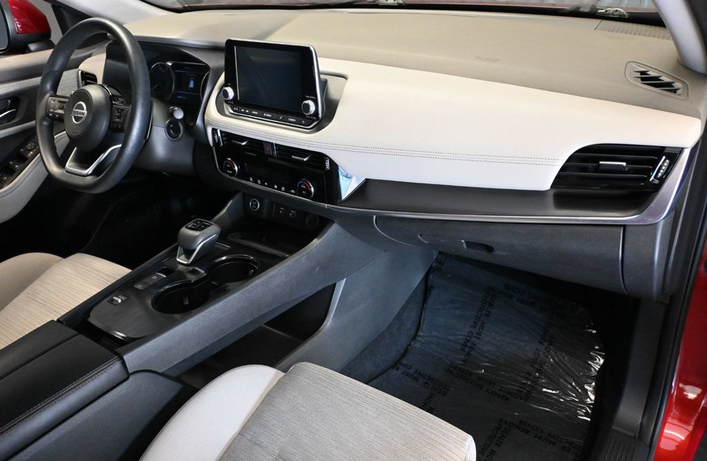 Used 2021 Nissan Rogue SV FWD image 12