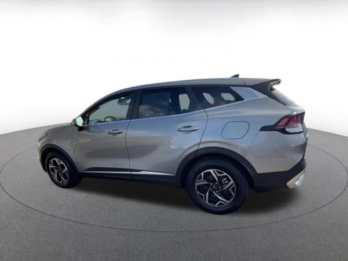 Used 2025 Kia Sportage LX FWD image 10