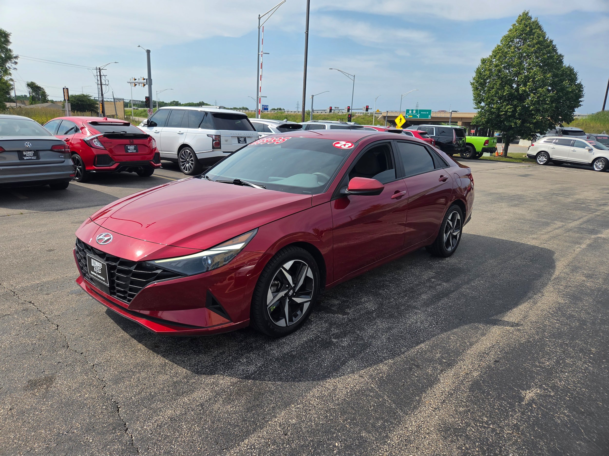 Used 2023 Hyundai Elantra SEL w/ Convenience Package FWD image 2