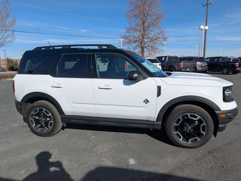 Used 2023 Ford Bronco Sport Outer Banks w/ Tech Package image 2