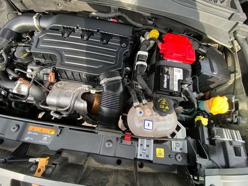 Used 2021 Jeep Renegade Limited w/ Luxury Group II image 30