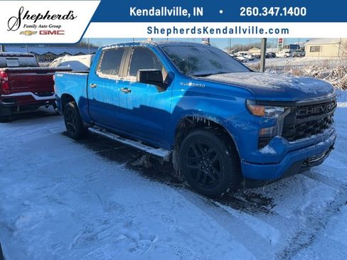 Used 2022 Chevrolet Silverado 1500 Custom image 1