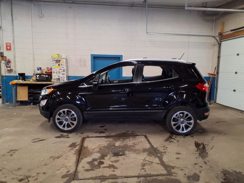 Used 2022 Ford EcoSport Titanium image 2