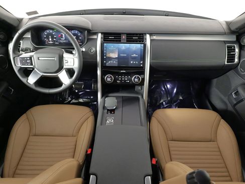 Used 2024 Land Rover Discovery Dynamic SE AWD/4WD image 48