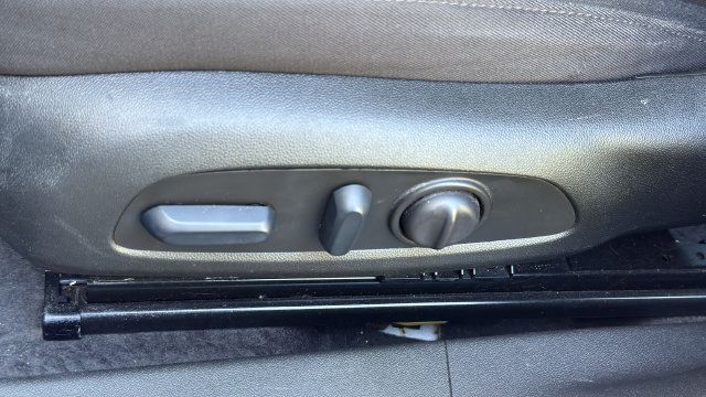 Used 2025 Chevrolet Malibu LT FWD image 14