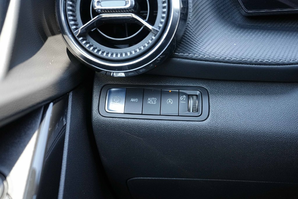 Used 2026 Chevrolet Equinox LT AWD/4WD image 38