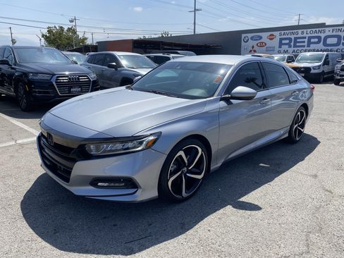 Used 2018 Honda Accord Sport image 2