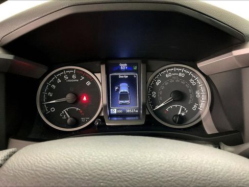 Used 2020 Toyota Tacoma Limited image 13