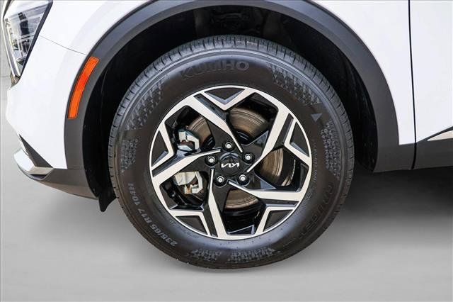 Used 2025 Kia Sportage LX AWD/4WD image 9