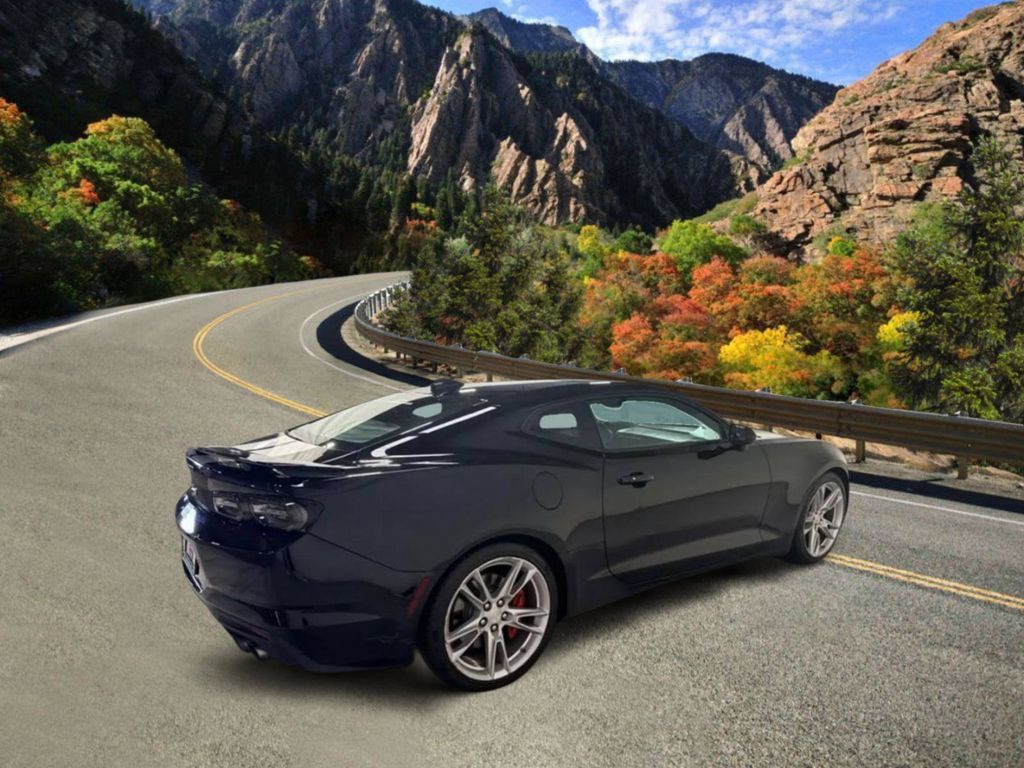 Used 2021 Chevrolet Camaro SS RWD image 6