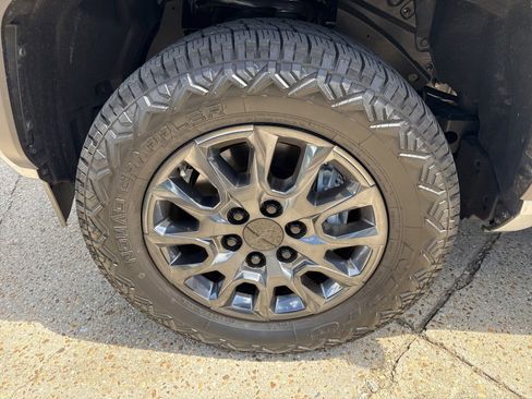 Used 2025 Toyota 4Runner SR5 image 10