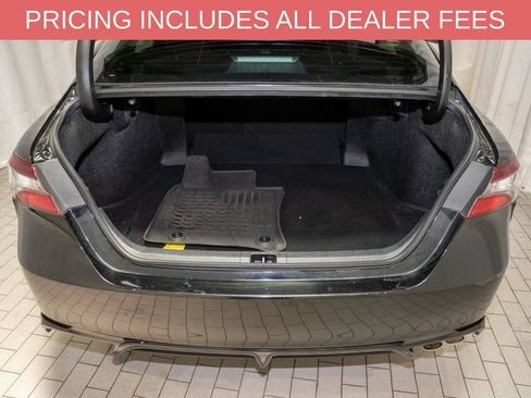 Used 2023 Toyota Camry SE FWD image 5