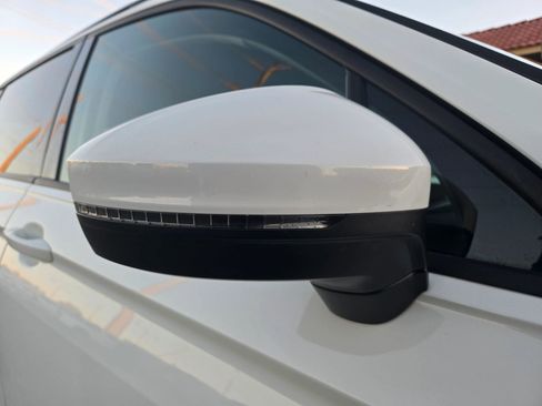 Used 2018 Volkswagen Tiguan S image 25