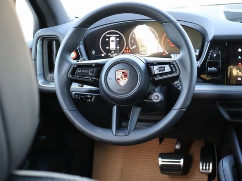 New 2026 Porsche Cayenne S image 21