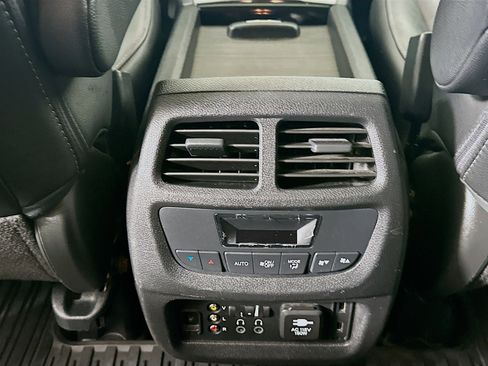 Used 2018 Honda Pilot Touring image 27