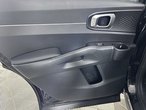 Used 2025 Kia Sorento S w/ Panoramic Sunroof Package image 35