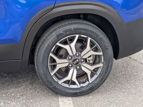 Certified 2021 Kia Seltos EX image 10