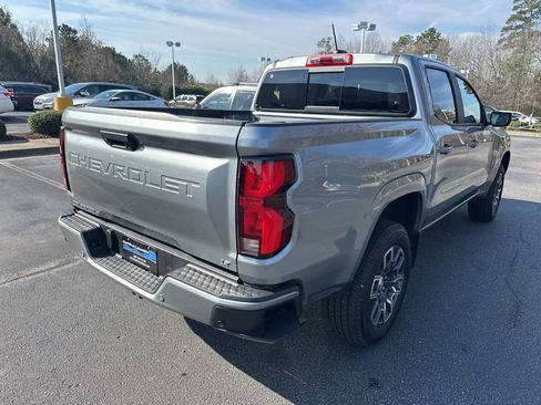 Used 2024 Chevrolet Colorado LT w/ LT Convenience Package III image 3