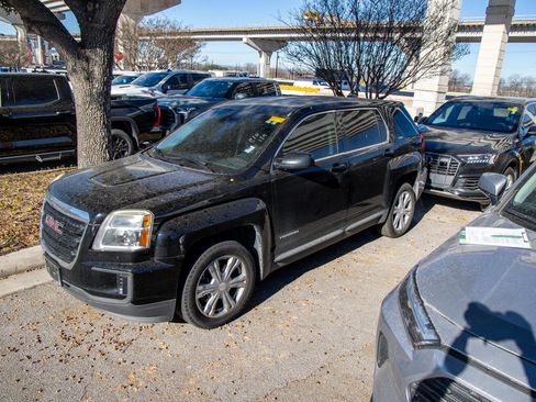 Used 2017 GMC Terrain SLE image 3