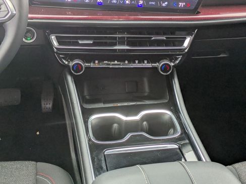 Certified 2024 Chevrolet Traverse Z71 image 18