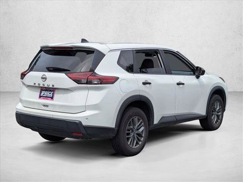 Used 2024 Nissan Rogue S FWD image 4