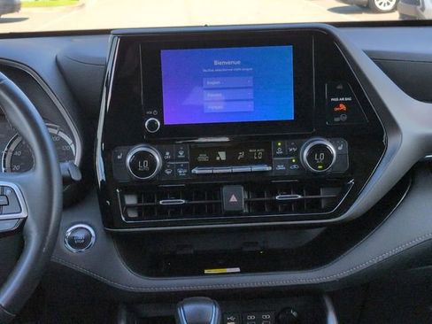Used 2023 Toyota Highlander XLE FWD image 18