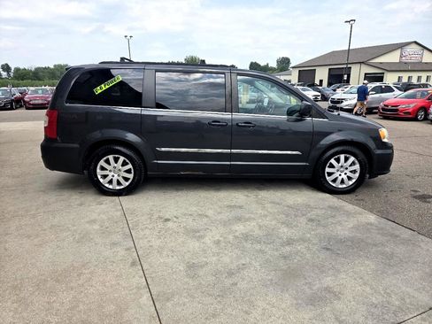 Used 2012 Chrysler Town & Country Touring w/ Entertainment Group #1 image 4