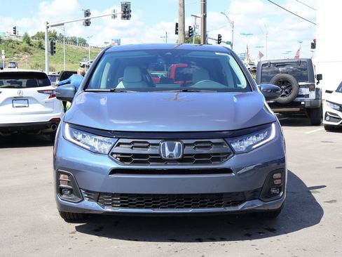 Certified 2026 Honda Odyssey EX-L image 2